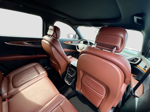 Used 2018 Lincoln MKX Reserve w/ Driver Assistance Package image 30