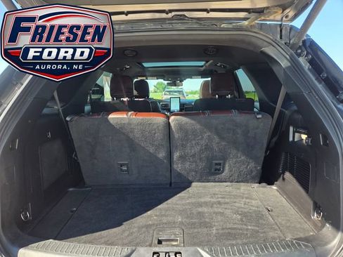 Used 2021 Ford Explorer Platinum w/ Equipment Group 601A AWD/4WD image 28