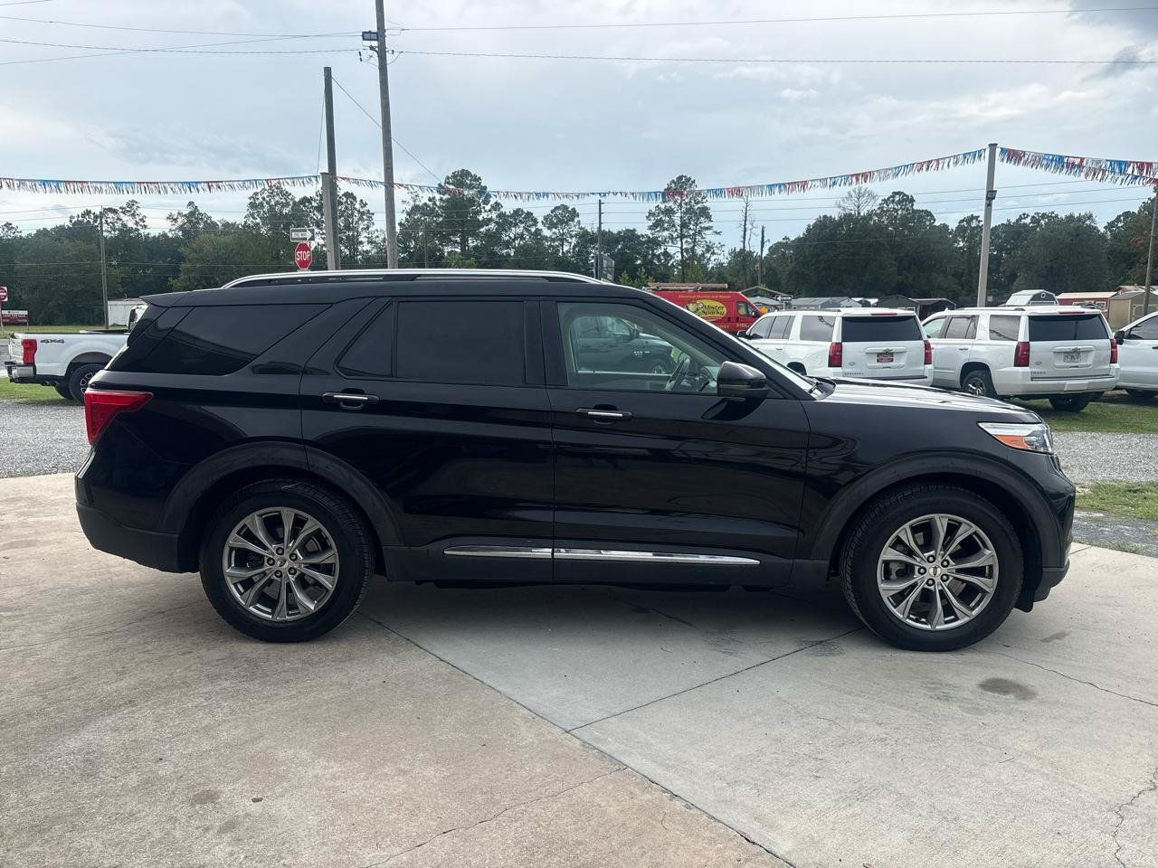 Used 2021 Ford Explorer Limited w/ Equipment Group 301A RWD image 4