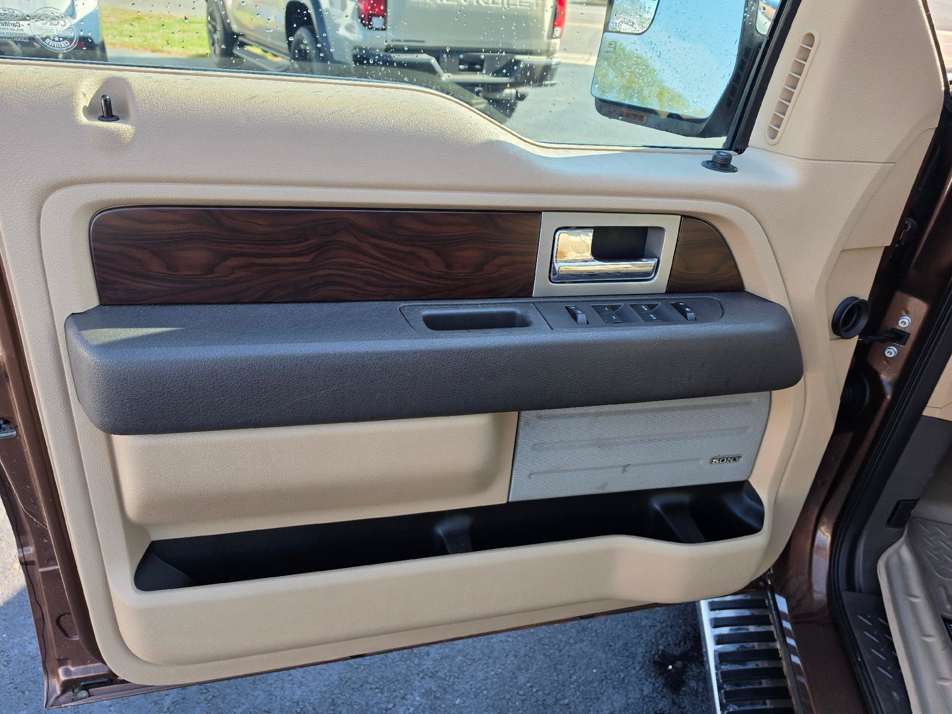 Used 2012 Ford F150 Lariat w/ Lariat Chrome Pkg RWD image 17
