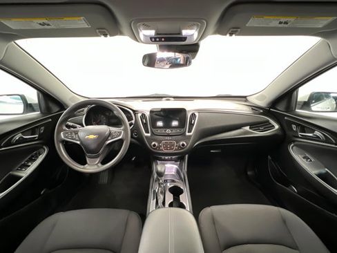 Used 2025 Chevrolet Malibu LT image 9