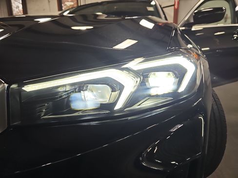 Certified 2025 BMW 330i Sedan w/ Premium Package image 31