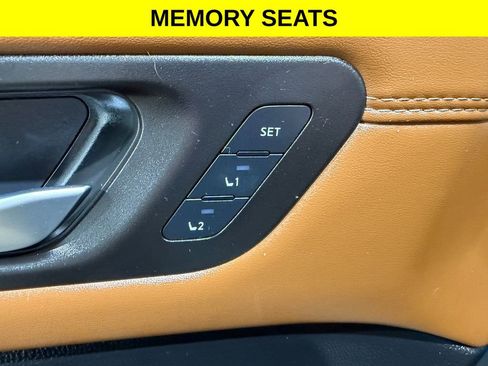 Used 2025 Nissan Pathfinder Platinum AWD/4WD image 16