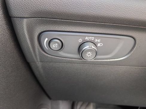 Used 2021 Buick Envision Essence w/ Sport Touring Package FWD image 32