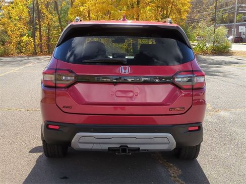 Used 2023 Honda Pilot TrailSport image 5