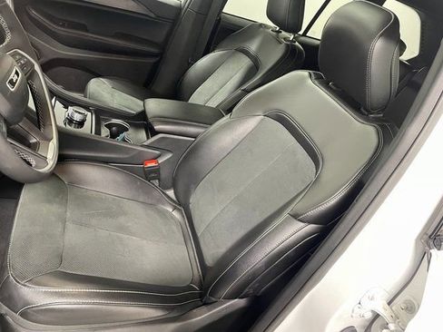 Used 2024 Jeep Grand Cherokee Altitude image 15