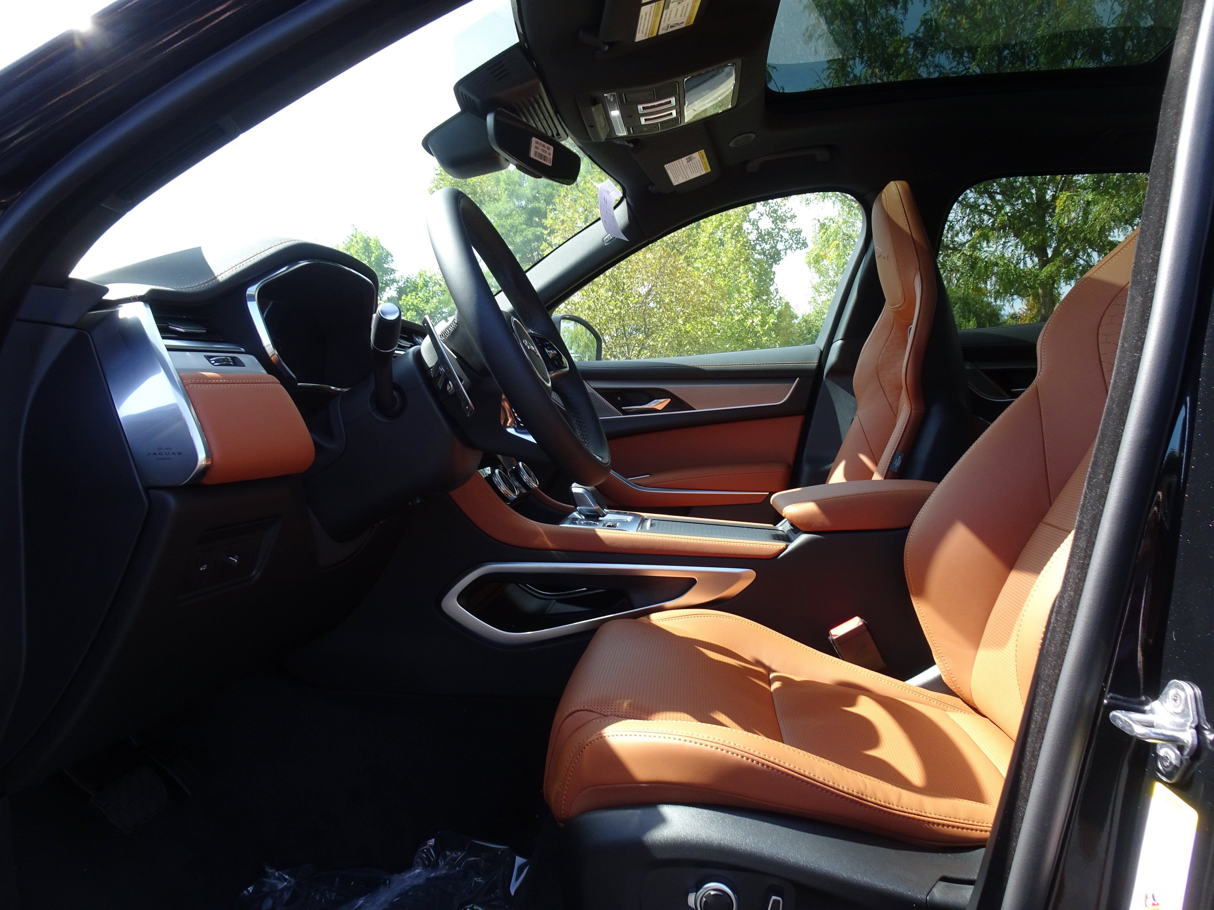 New 2026 Jaguar F-PACE R-Dynamic S AWD/4WD image 10