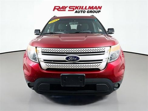 Used 2014 Ford Explorer XLT image 2
