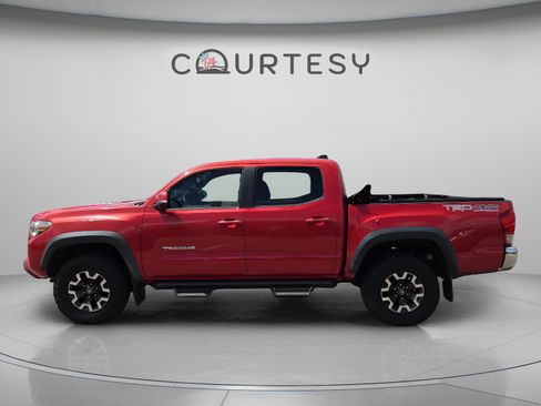 Used 2016 Toyota Tacoma TRD Off-Road w/ Towing Package AWD/4WD image 2