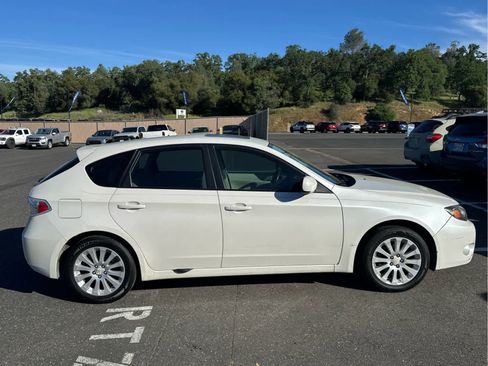Used 2010 Subaru Impreza 2.5i Premium image 4