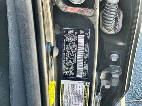 Used 2019 Toyota C-HR Limited image 33