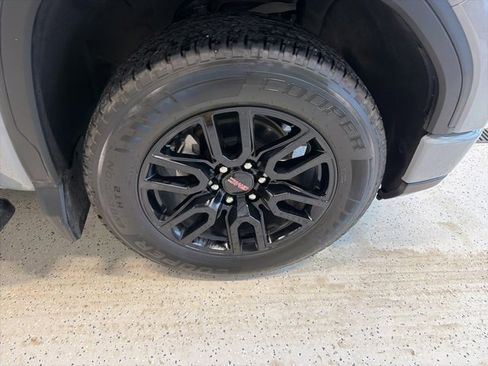 Used 2024 GMC Sierra 1500 Elevation w/ Preferred Package image 11