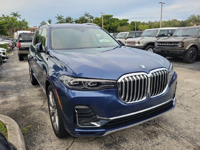 Used 2021 BMW X7 xDrive40i w/ Premium Package 2 AWD/4WD image 2