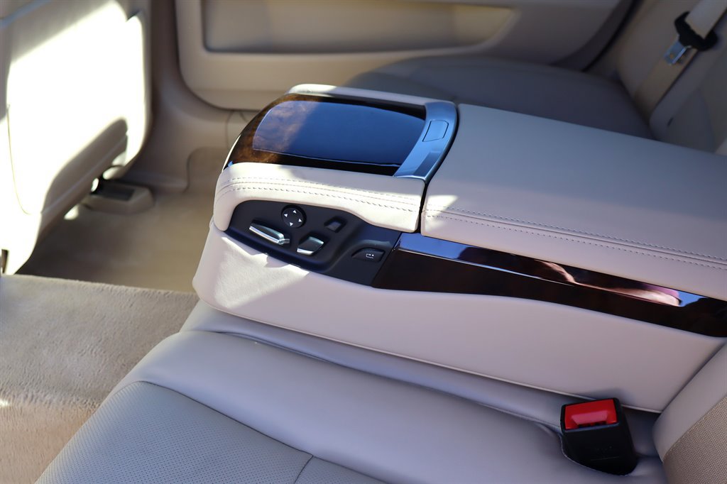 Used 2013 BMW 750Li RWD image 19