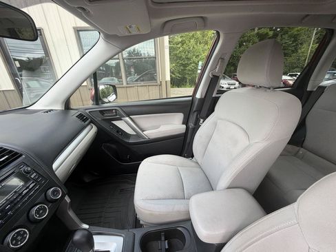 Used 2014 Subaru Forester 2.5i Premium w/ All-Weather Package AWD/4WD image 15