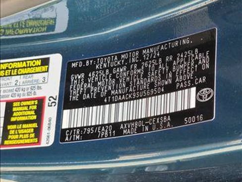 Used 2025 Toyota Camry SE FWD image 14