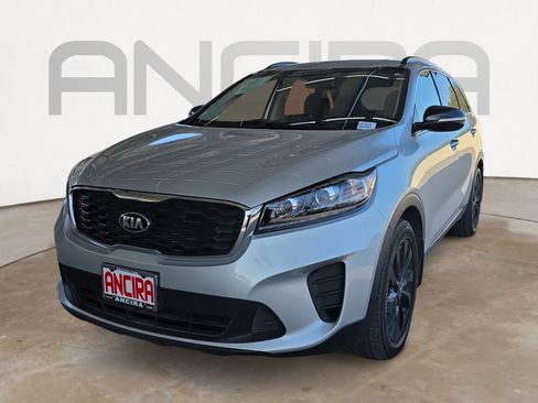 Used 2019 Kia Sorento S image 4
