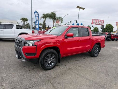 Certified 2025 Nissan Frontier SV RWD image 3