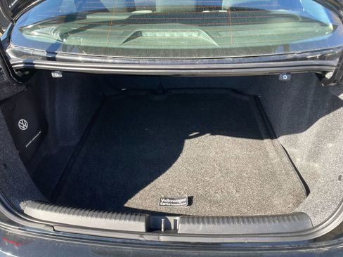 Used 2017 Volkswagen Jetta S image 25