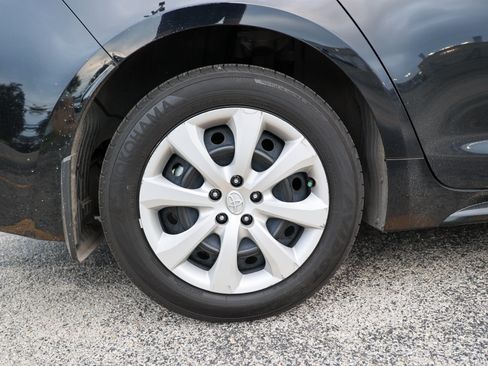 Used 2026 Toyota Corolla LE FWD image 13