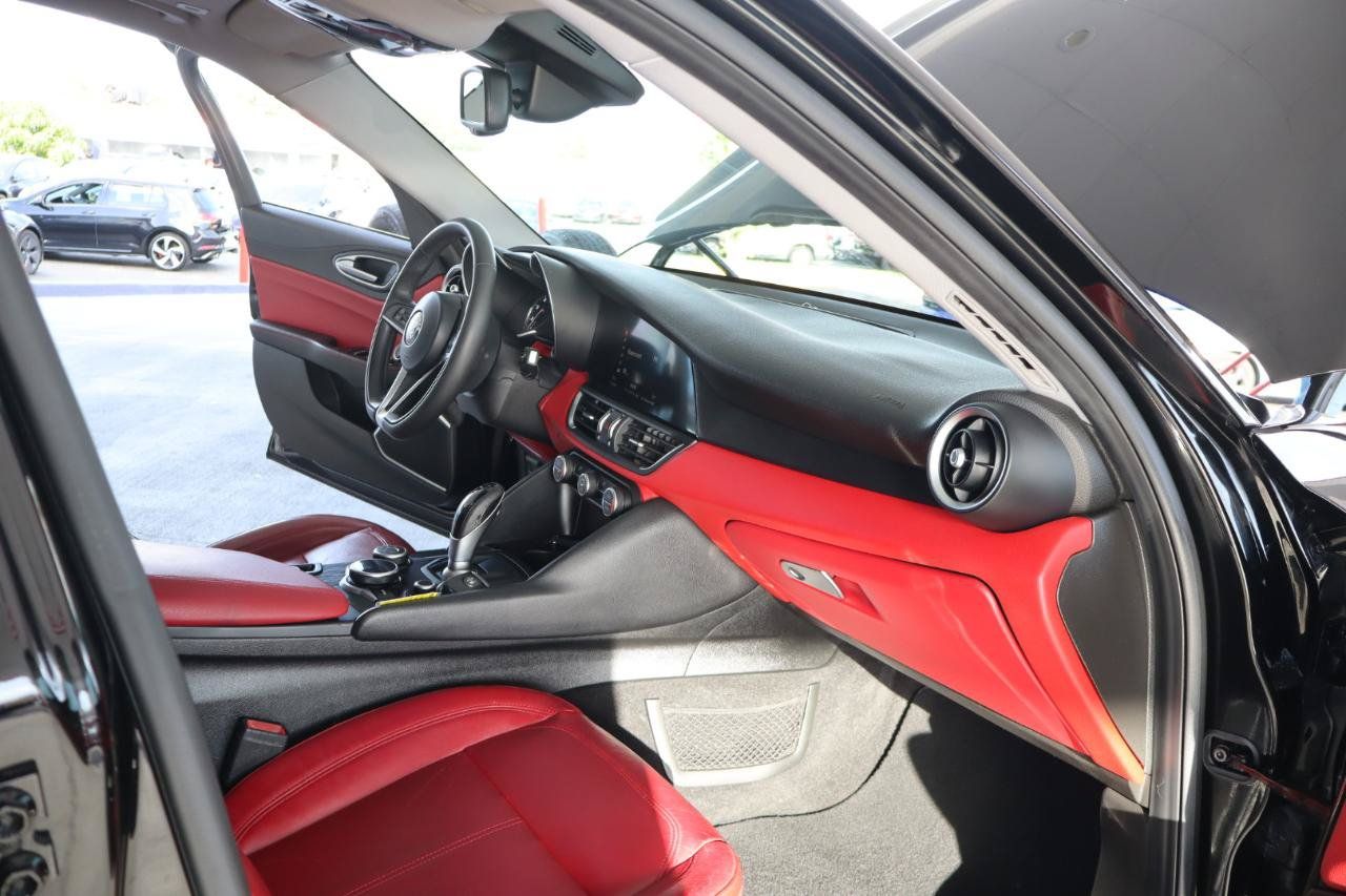 Used 2019 Alfa Romeo Giulia w/ Quick Order Package 22K Sport RWD image 41