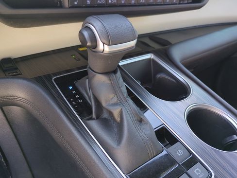 Used 2022 Toyota Sienna Platinum FWD image 29