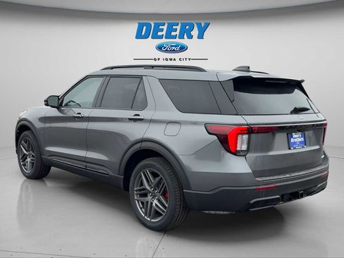 New 2026 Ford Explorer ST-Line w/ ST-Line Street Pack image 4