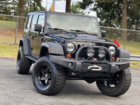 Used 2013 Jeep Wrangler Unlimited Rubicon w/ Connectivity Group AWD/4WD image 1