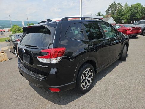 Used 2019 Subaru Forester Premium AWD/4WD image 3
