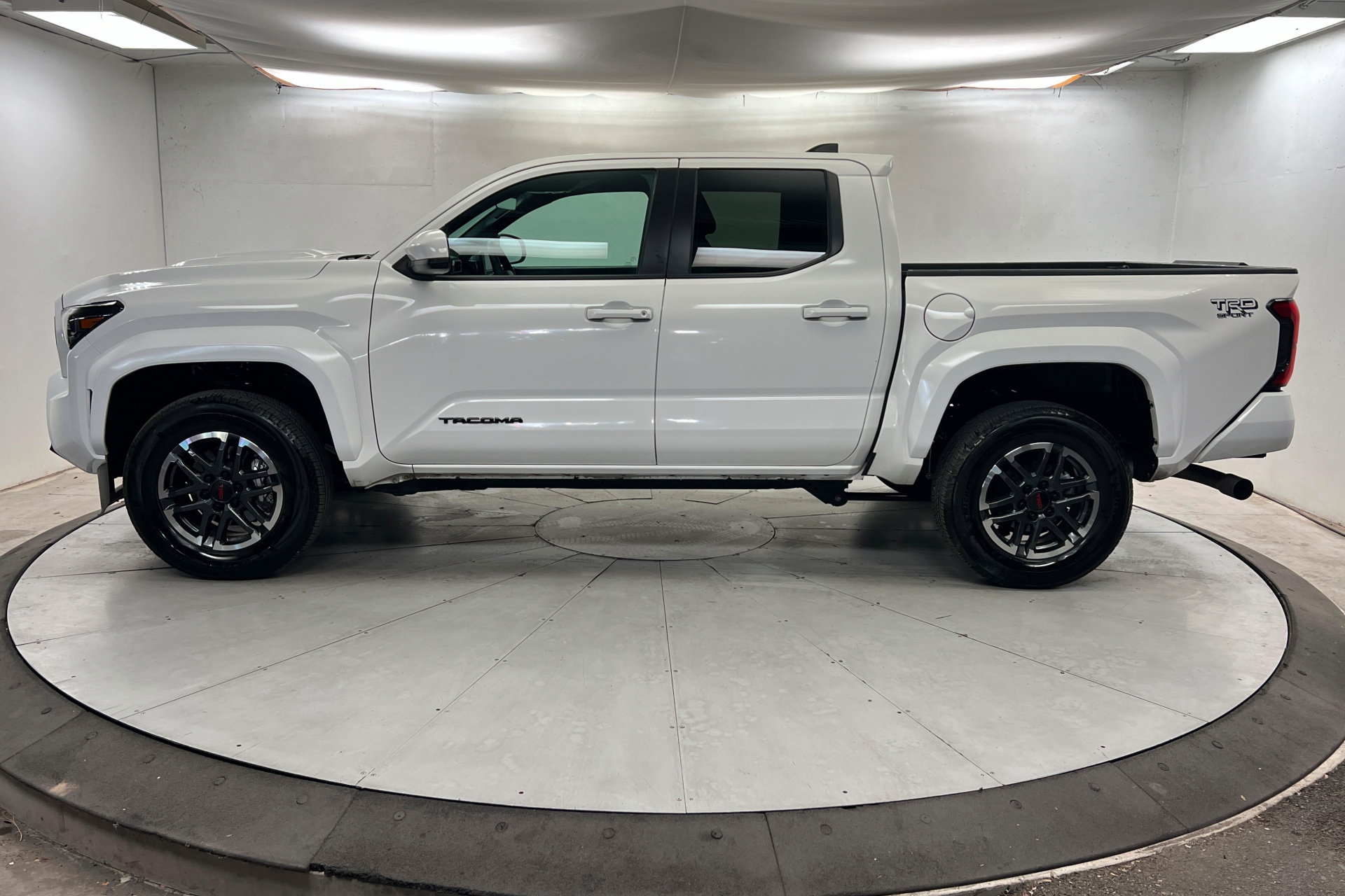 Certified 2026 Toyota Tacoma TRD Sport AWD/4WD image 2