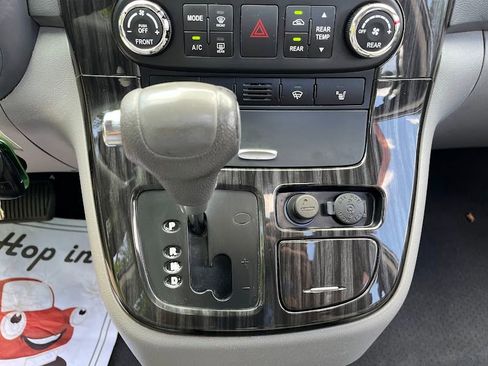 Used 2014 Kia Sedona EX w/ Luxury Package FWD image 18