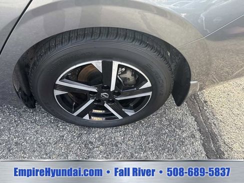 Used 2024 Nissan Sentra SV FWD image 13