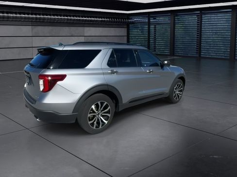 Used 2022 Ford Explorer ST-Line w/ Class IV Trailer Tow Package image 8