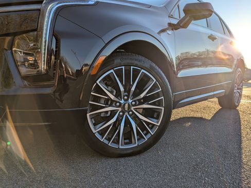 Used 2024 Cadillac XT4 Sport image 34