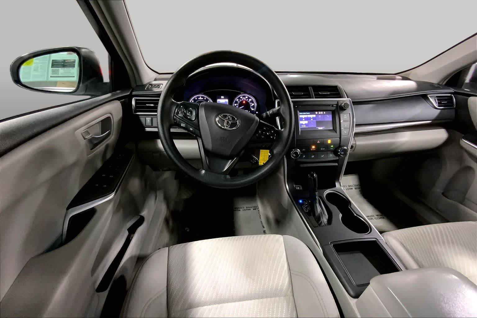 Used 2016 Toyota Camry LE FWD image 6