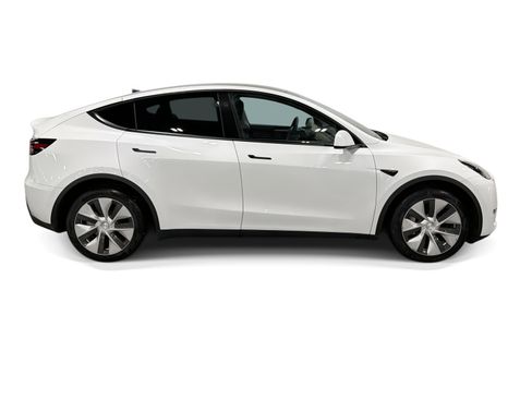 Certified 2023 Tesla Model Y Long Range AWD/4WD image 14