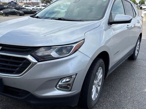 Used 2020 Chevrolet Equinox LT AWD/4WD image 2