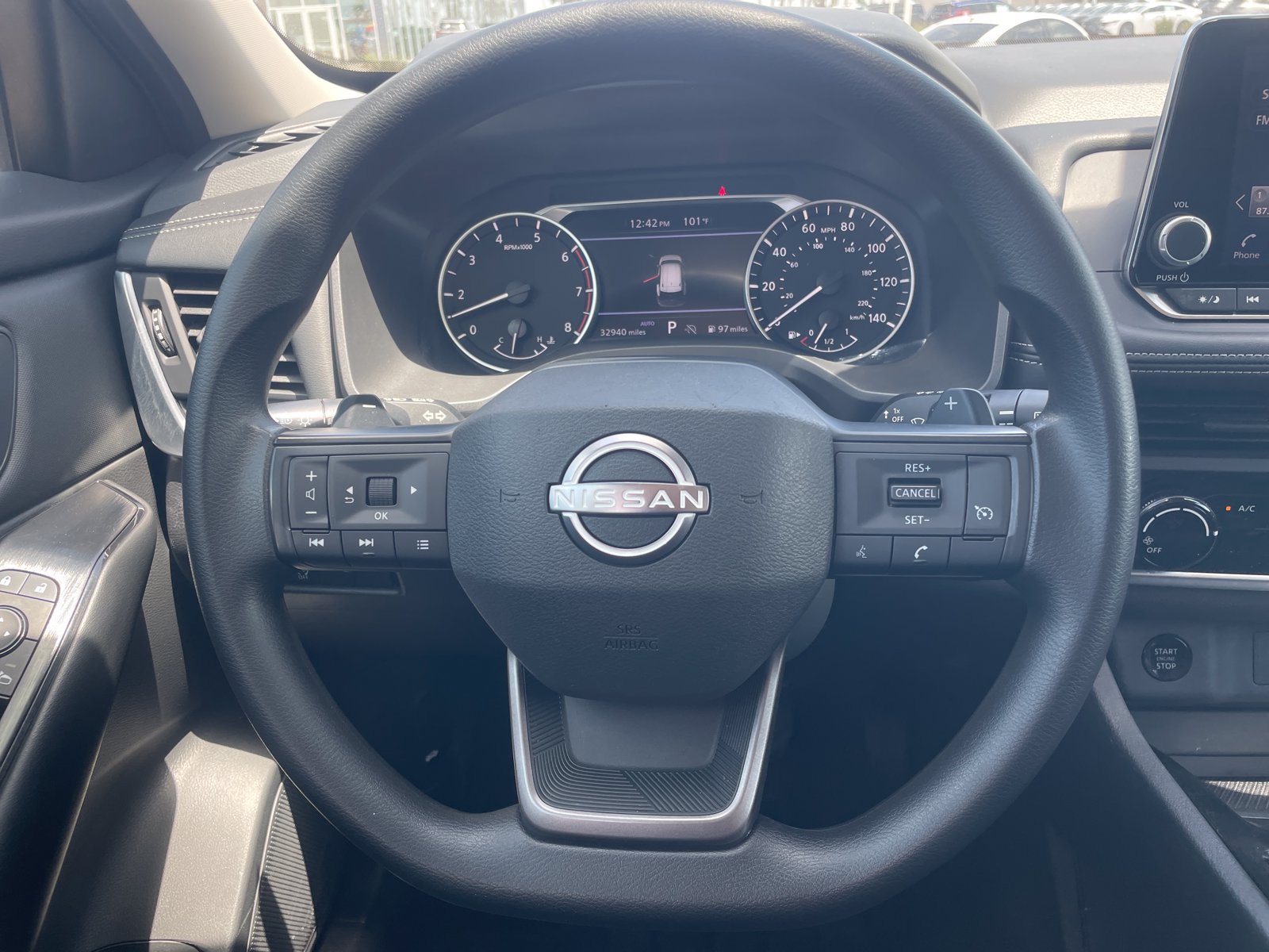 Used 2025 Nissan Rogue S AWD/4WD image 11
