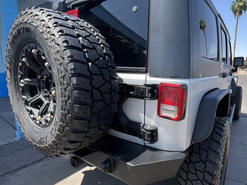 Used 2010 Jeep Wrangler Unlimited Sport image 3