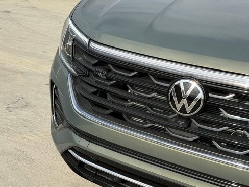 New 2026 Volkswagen Atlas Cross Sport SEL Premium R-Line AWD/4WD image 4