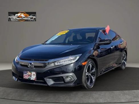 Used 2018 Honda Civic Touring image 3