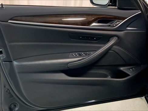 Used 2019 BMW 530i xDrive w/ Executive Package image 21