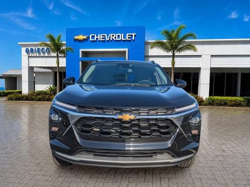 New 2026 Chevrolet Trax LT w/ Driver Confidence Package FWD image 2