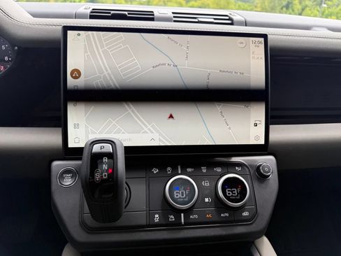 Certified 2026 Land Rover Defender 110 X-Dynamic SE AWD/4WD image 31