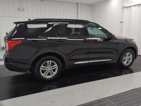 Used 2022 Ford Explorer XLT AWD/4WD image 10