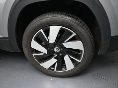 Used 2025 Volkswagen Atlas Cross Sport SE FWD image 14