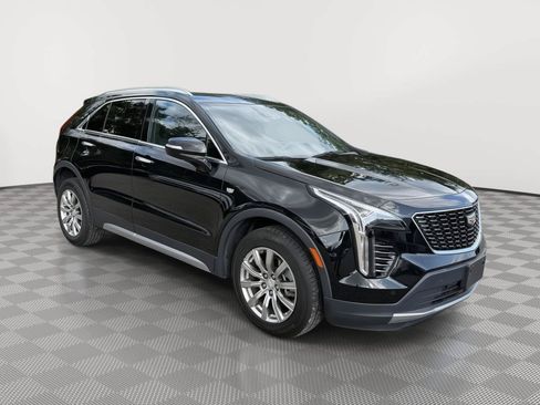 Used 2023 Cadillac XT4 Premium Luxury w/ Cold Weather Package AWD/4WD image 8