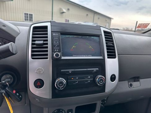 Used 2019 Nissan Frontier SV image 17
