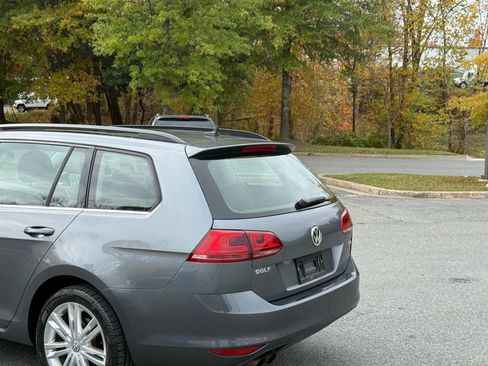 Used 2016 Volkswagen Golf Limited Edition image 7