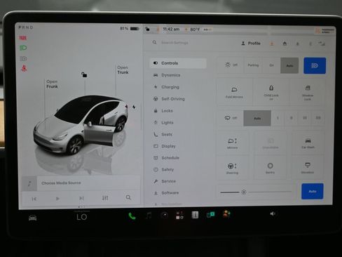 Used 2023 Tesla Model Y Long Range AWD/4WD image 26
